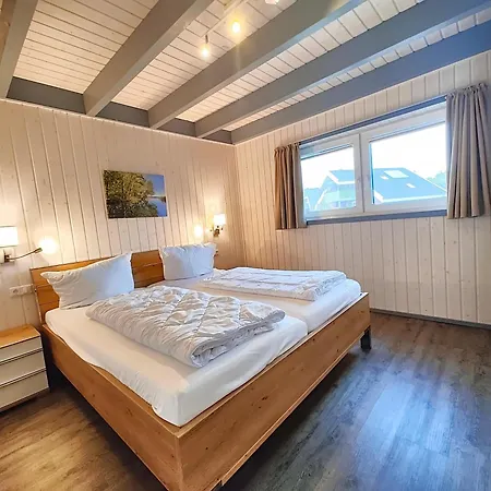 Schwan 315 Nyaraló Mirow