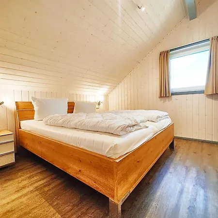 Schwan 315 度假居