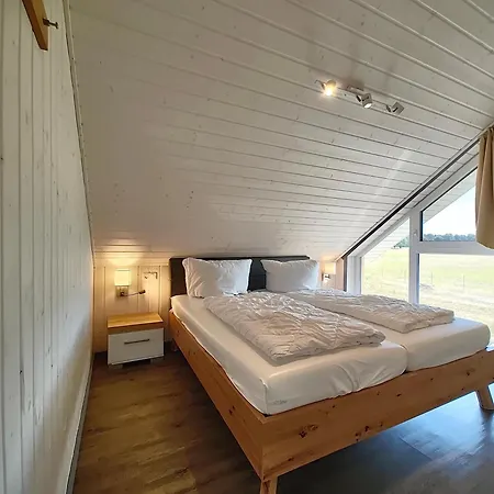 Schwan 315 Nyaraló *